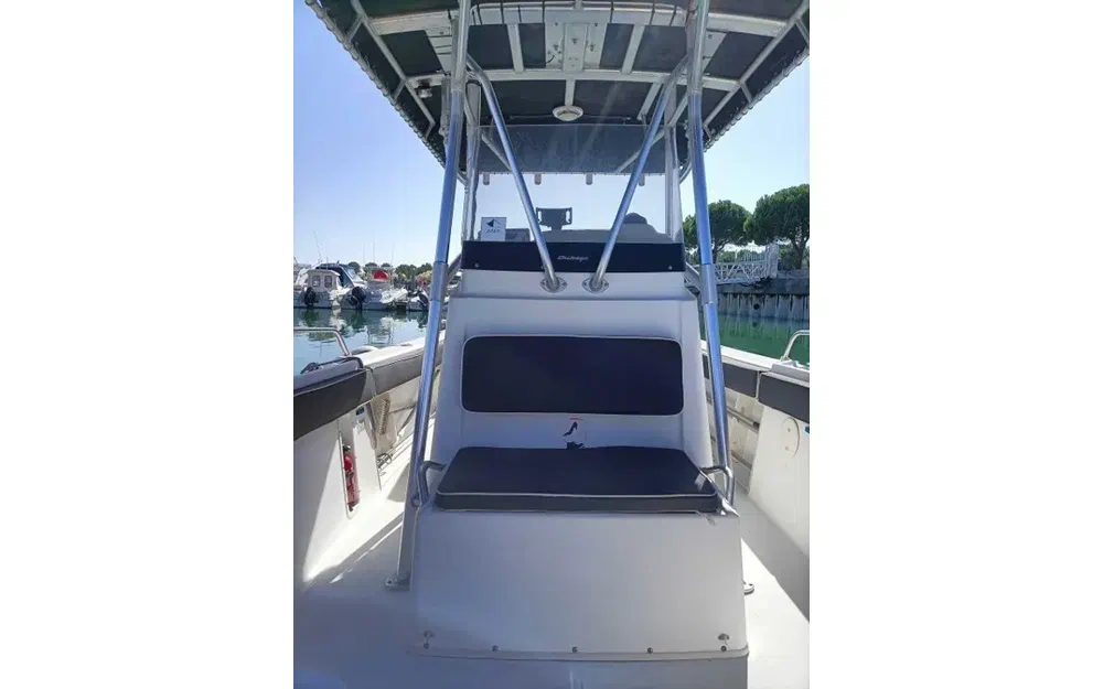 slider 20 Boston Whaler 26 Outrage