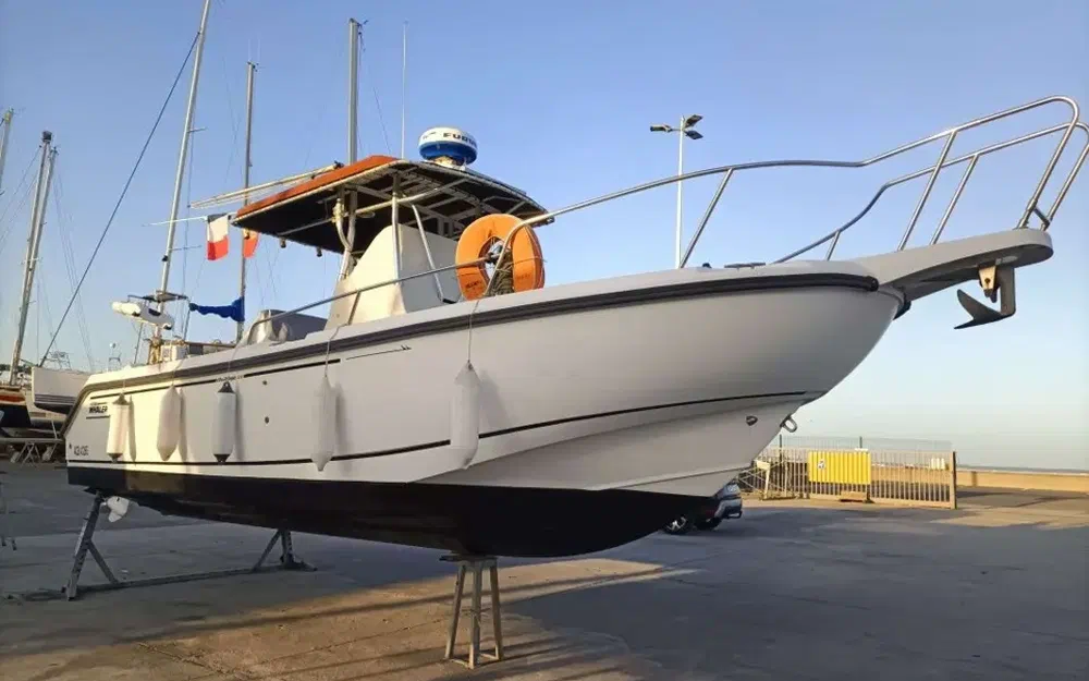 slider 6 Boston Whaler 26 Outrage