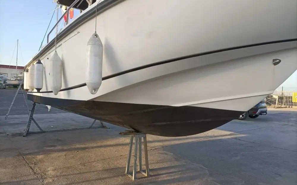 slider 7 Boston Whaler 26 Outrage