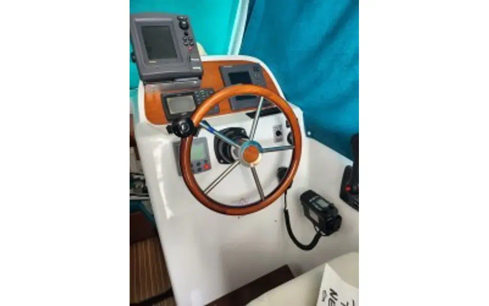 slider 4 Jeanneau Merry Fisher 805