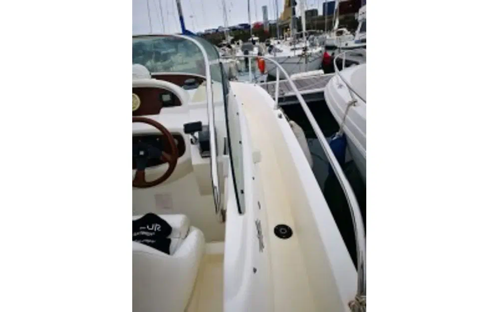 slider 11 Jeanneau Cap Camarat 755 WA