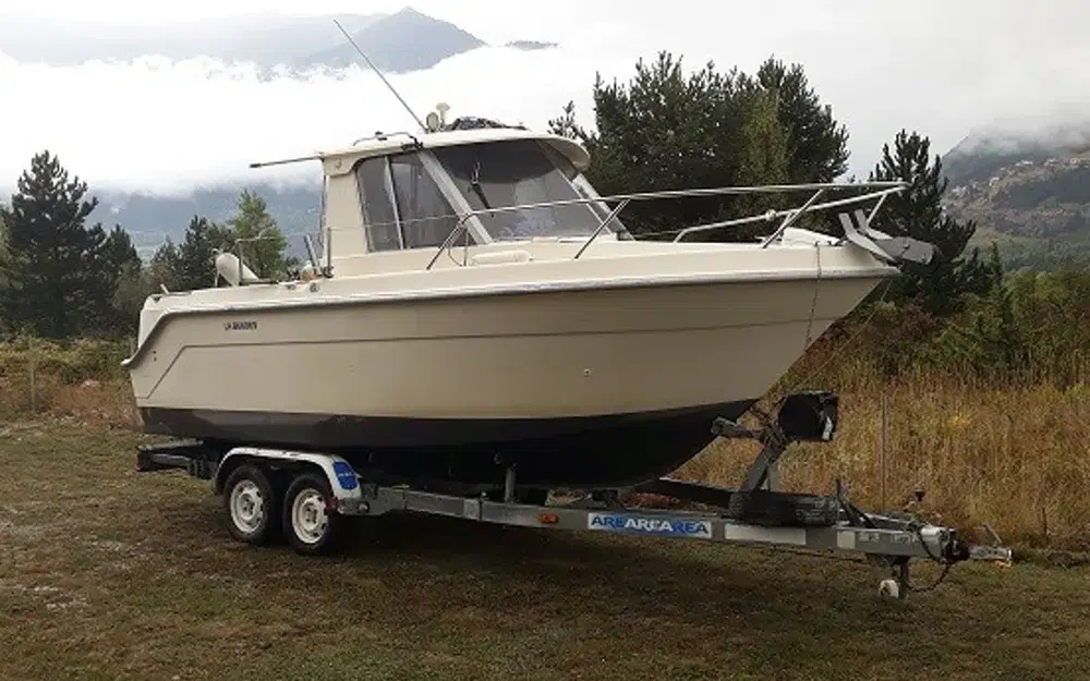 slider 9 Guymarine GM 640