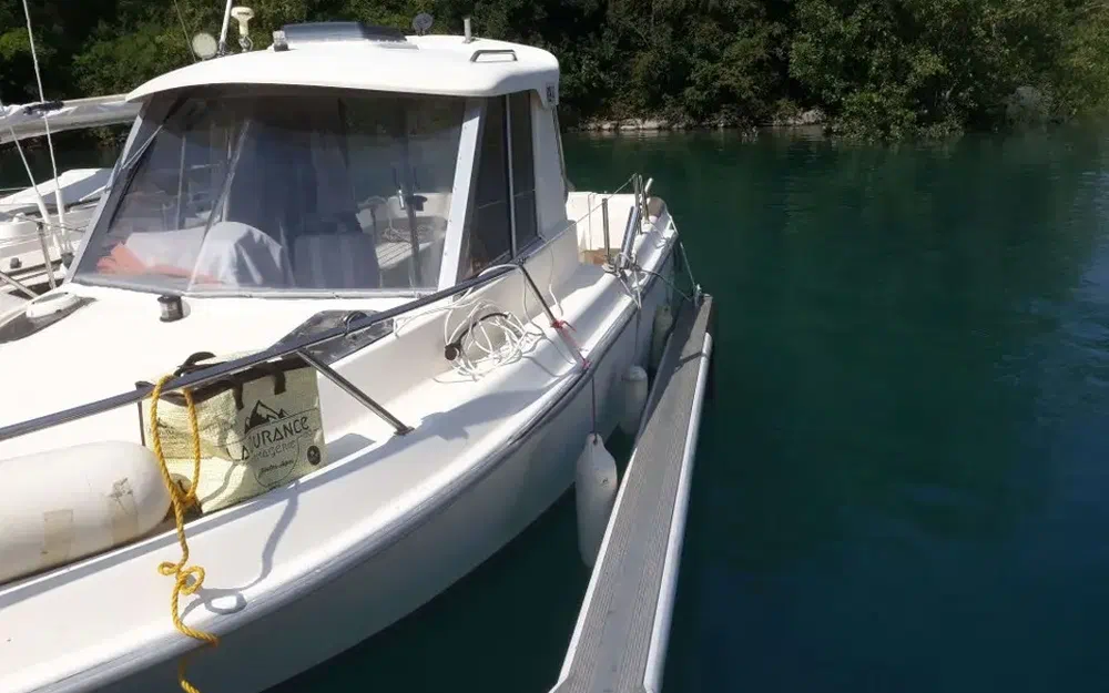 slider 7 Guymarine GM 640
