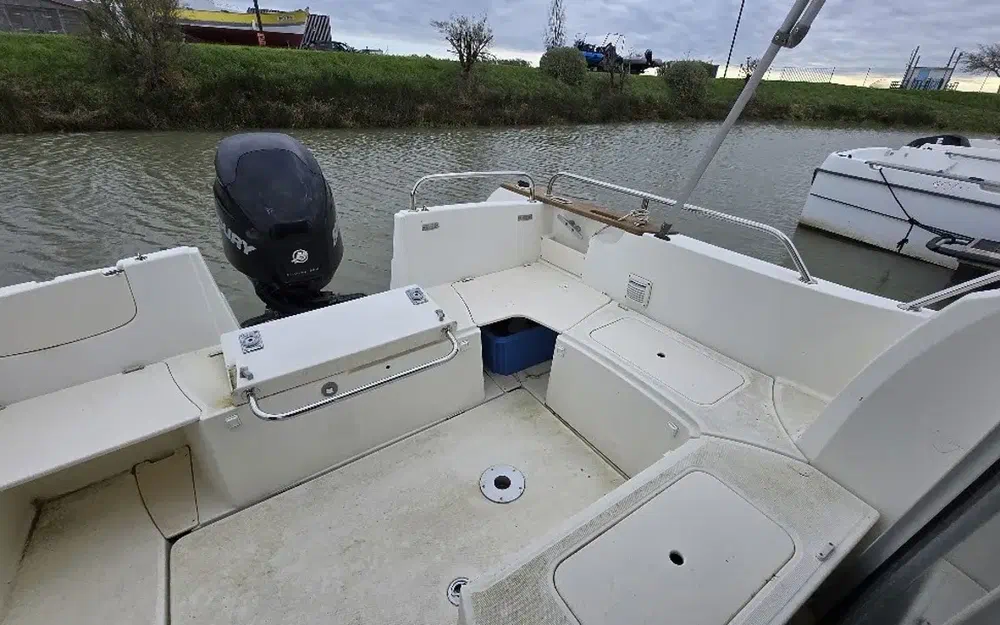 slider 3 Jeanneau Merry Fisher 725