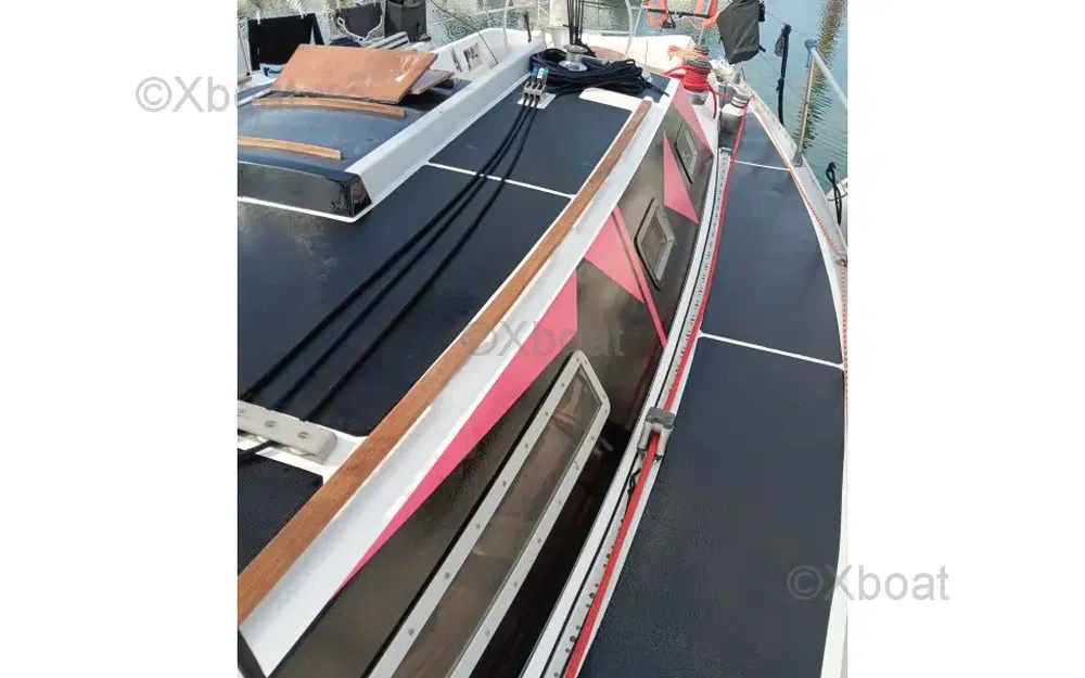 slider 1 Beneteau First 375