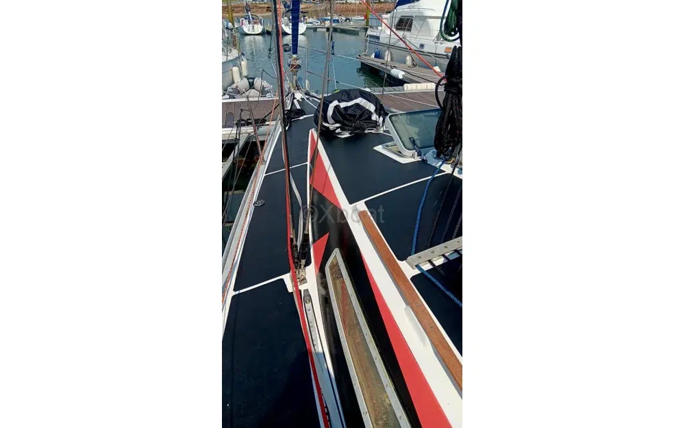 slider 6 Beneteau First 375