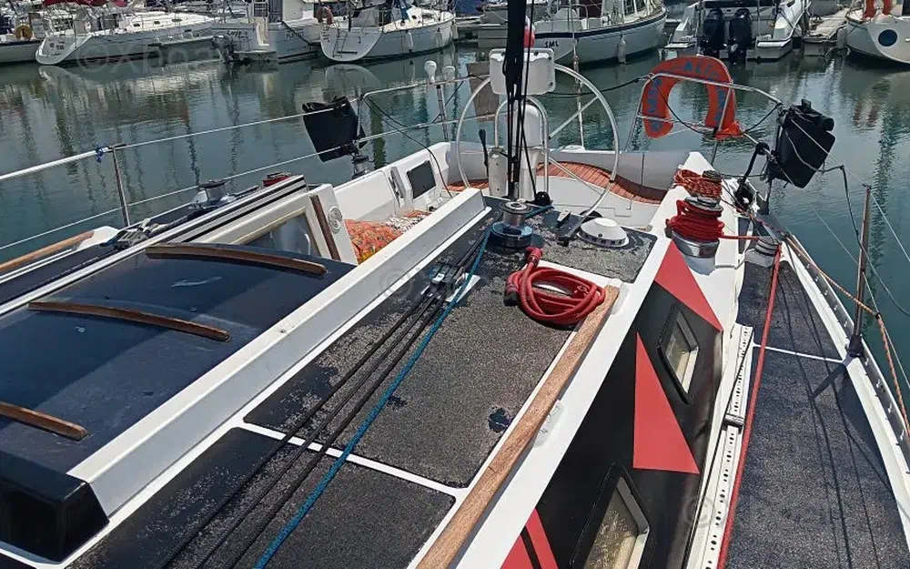 slider 7 Beneteau First 375