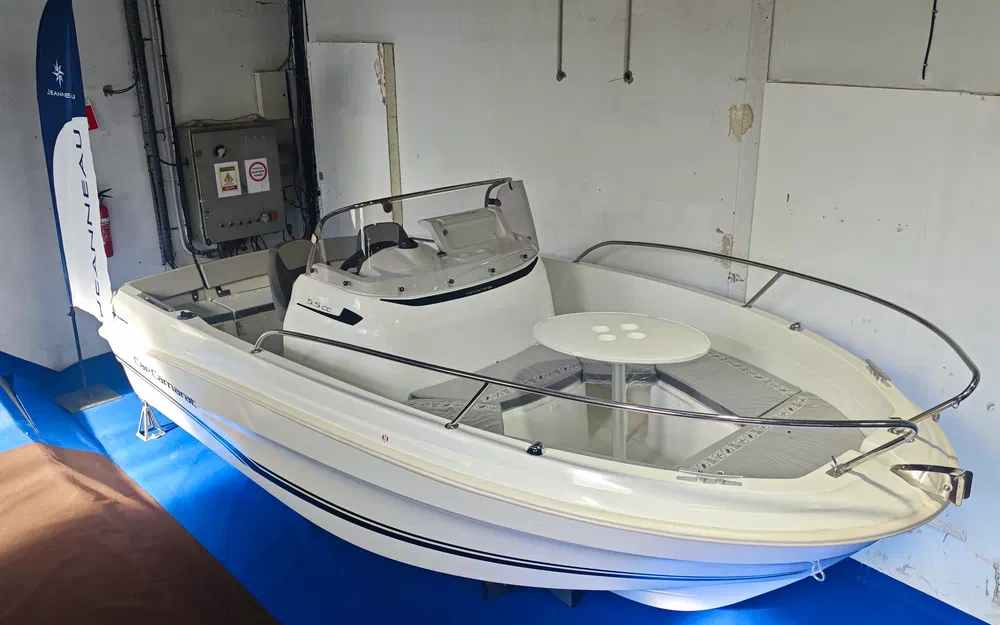 slider 0 Jeanneau Cap Camarat 5.5 CC Serie 2