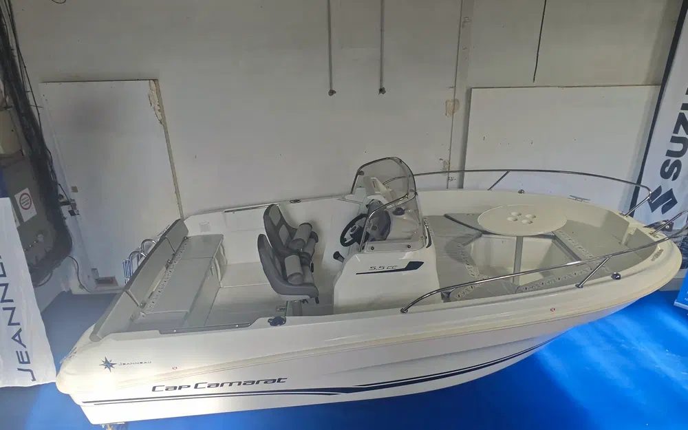 slider 1 Jeanneau Cap Camarat 5.5 CC Serie 2