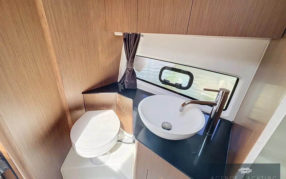 slider 11 Beneteau Flyer 10