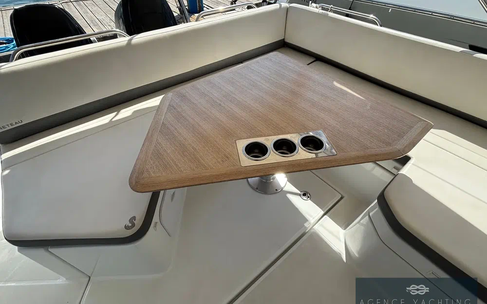 slider 18 Beneteau Flyer 10