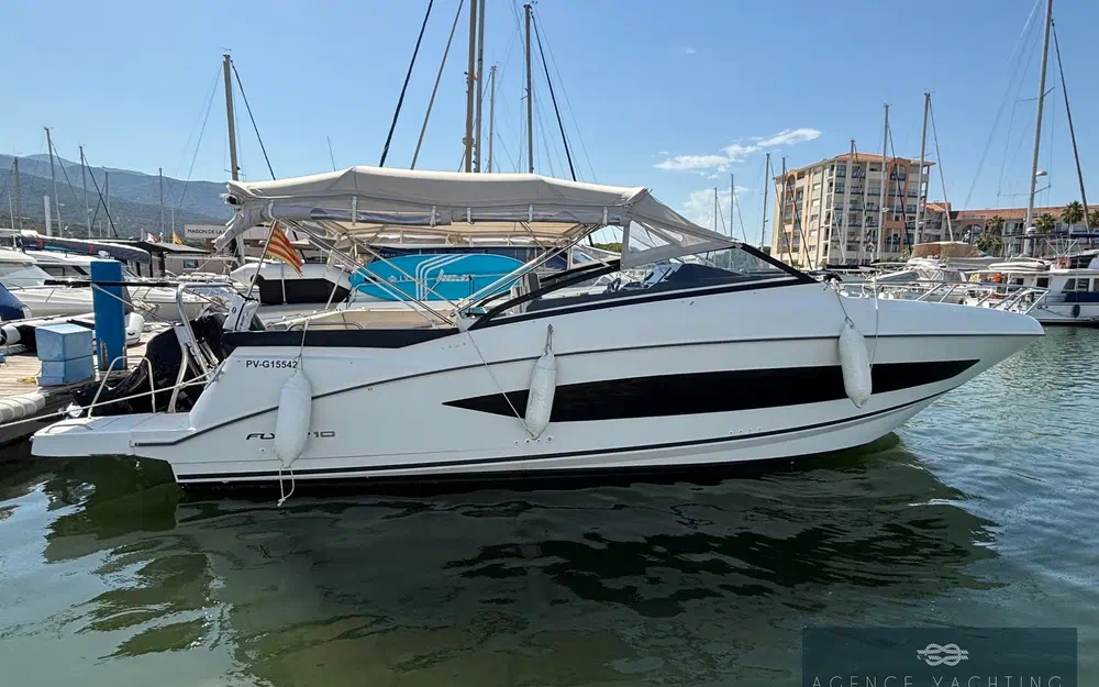 slider 1 Beneteau Flyer 10