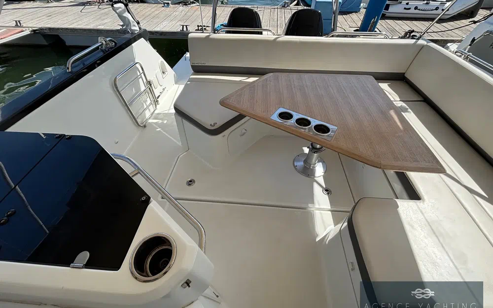 slider 19 Beneteau Flyer 10