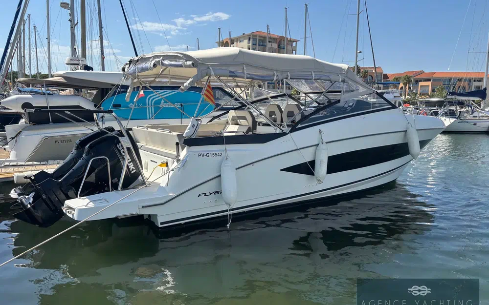 slider 2 Beneteau Flyer 10