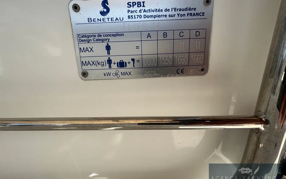 slider 31 Beneteau Flyer 10
