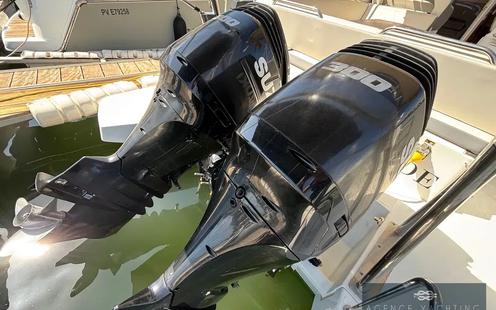 slider 33 Beneteau Flyer 10