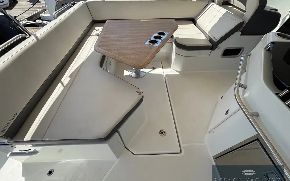 slider 35 Beneteau Flyer 10