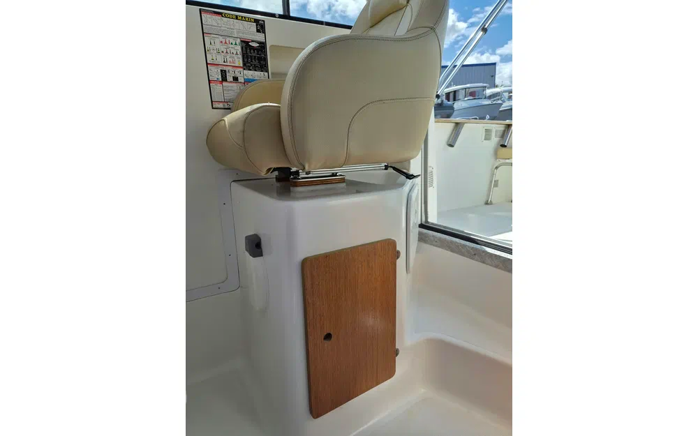 slider 9 Beneteau Antares 650 HB