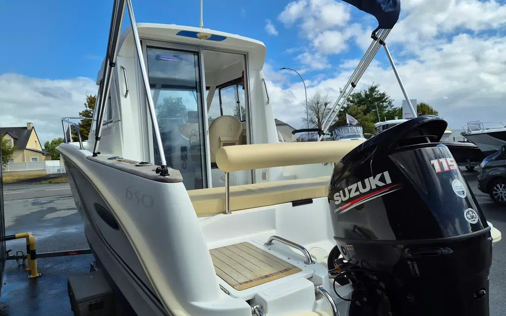 slider 10 Beneteau Antares 650 HB