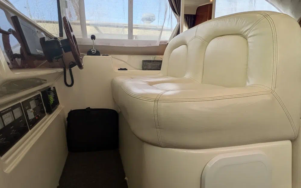 slider 8 Jeanneau Prestige 36 Fly