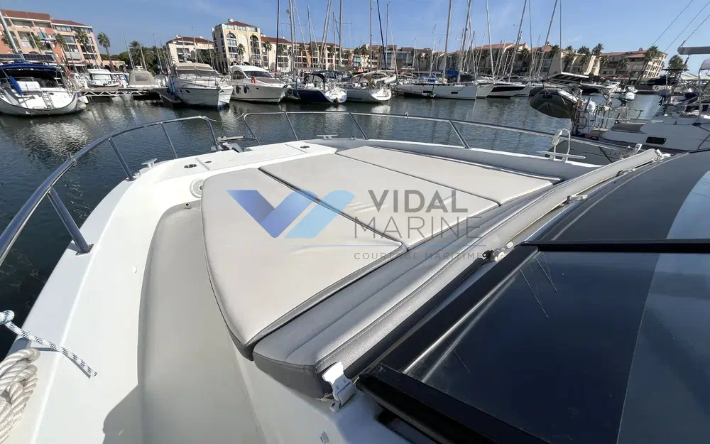 slider 9 Beneteau Flyer 10