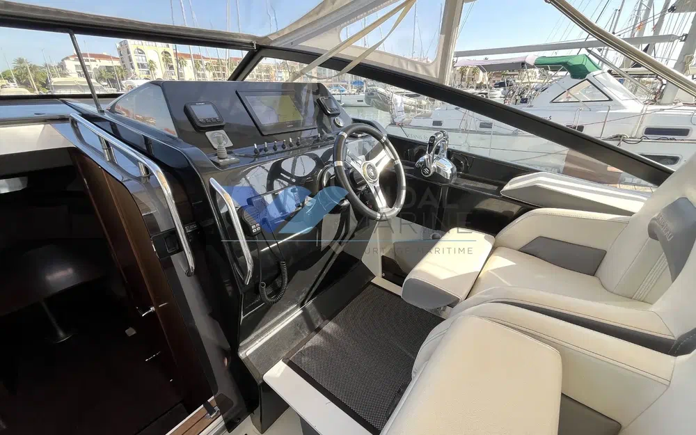 slider 11 Beneteau Flyer 10