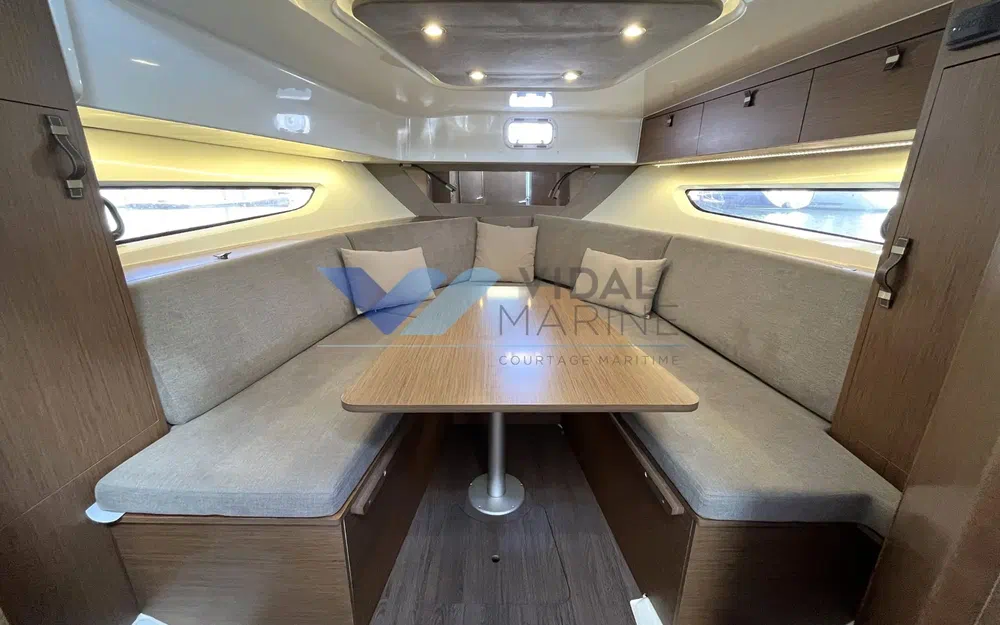 slider 4 Beneteau Flyer 10