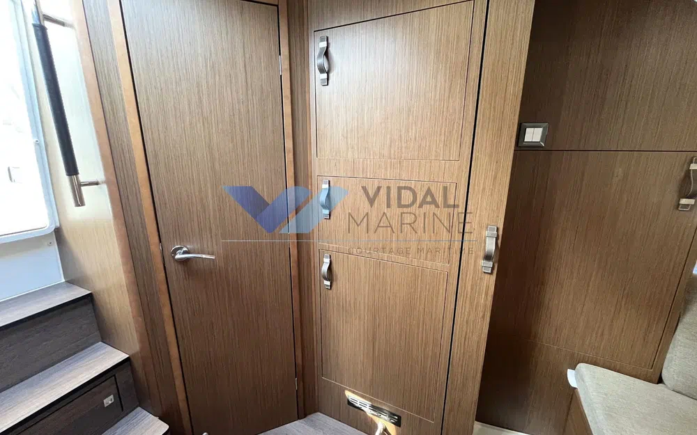slider 7 Beneteau Flyer 10