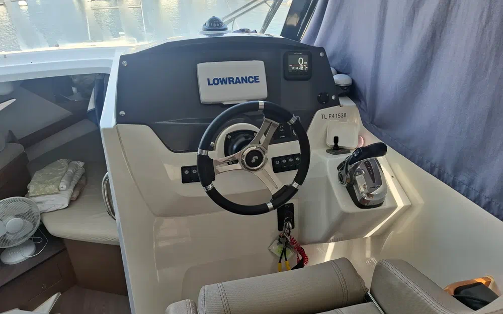 slider 9 Beneteau Antares 880