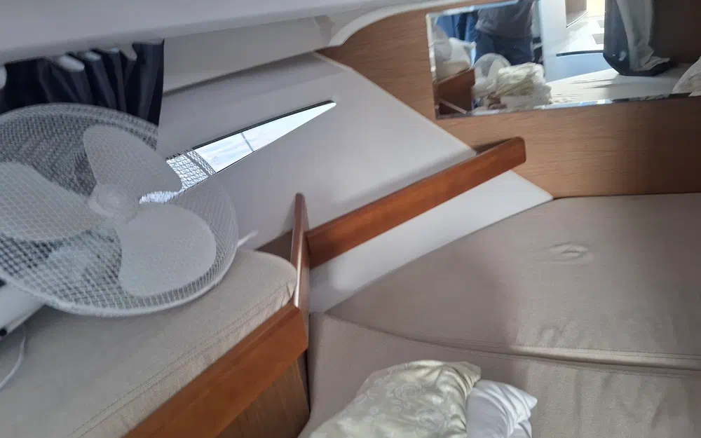 slider 13 Beneteau Antares 880