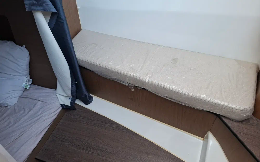slider 17 Beneteau Antares 880