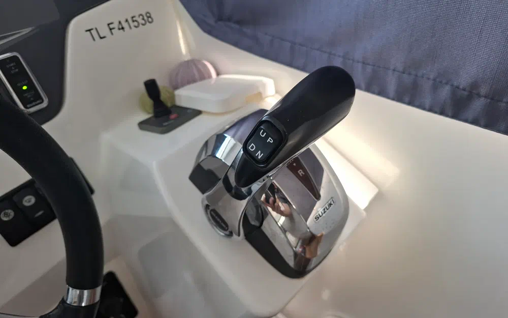 slider 19 Beneteau Antares 880