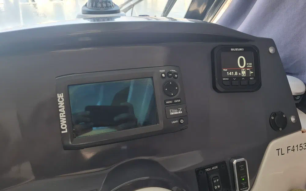 slider 23 Beneteau Antares 880