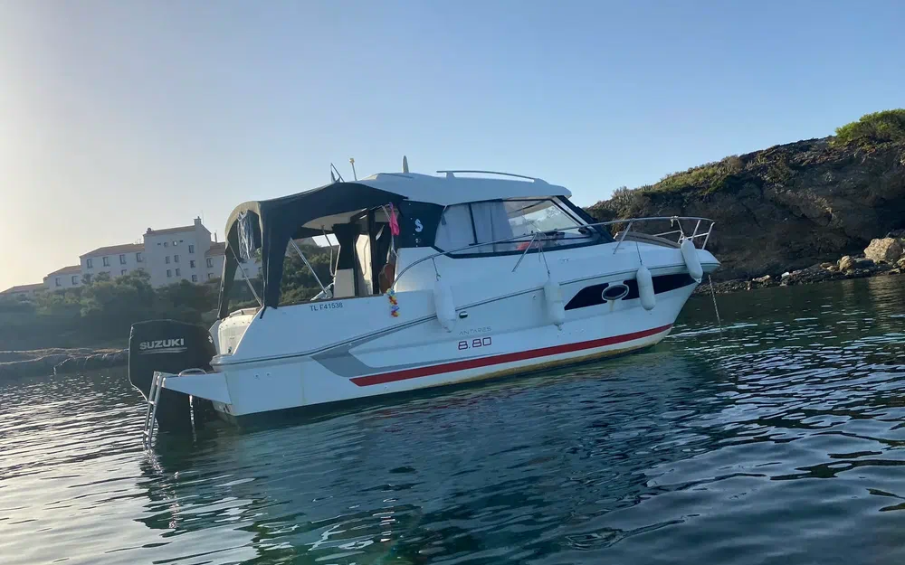 slider 31 Beneteau Antares 880