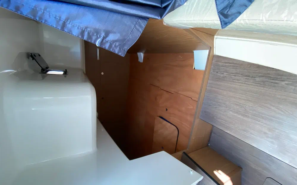 slider 32 Beneteau Antares 880