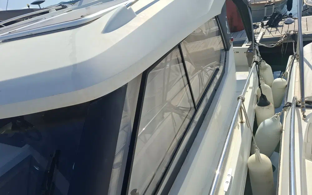 slider 2 Beneteau Antares 880