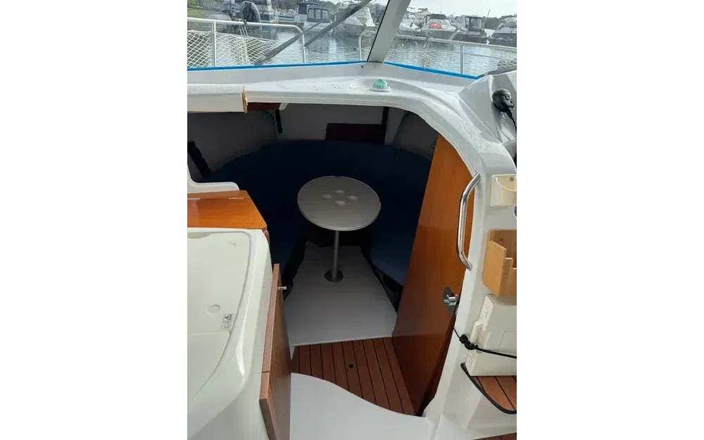 slider 4 Beneteau Antares 7