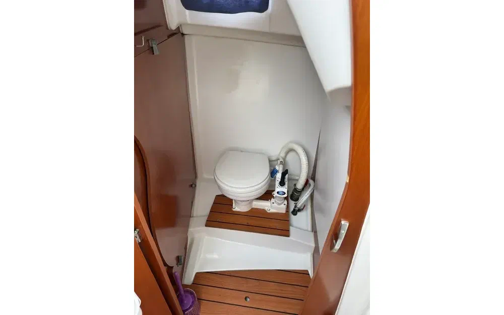 slider 6 Beneteau Antares 7