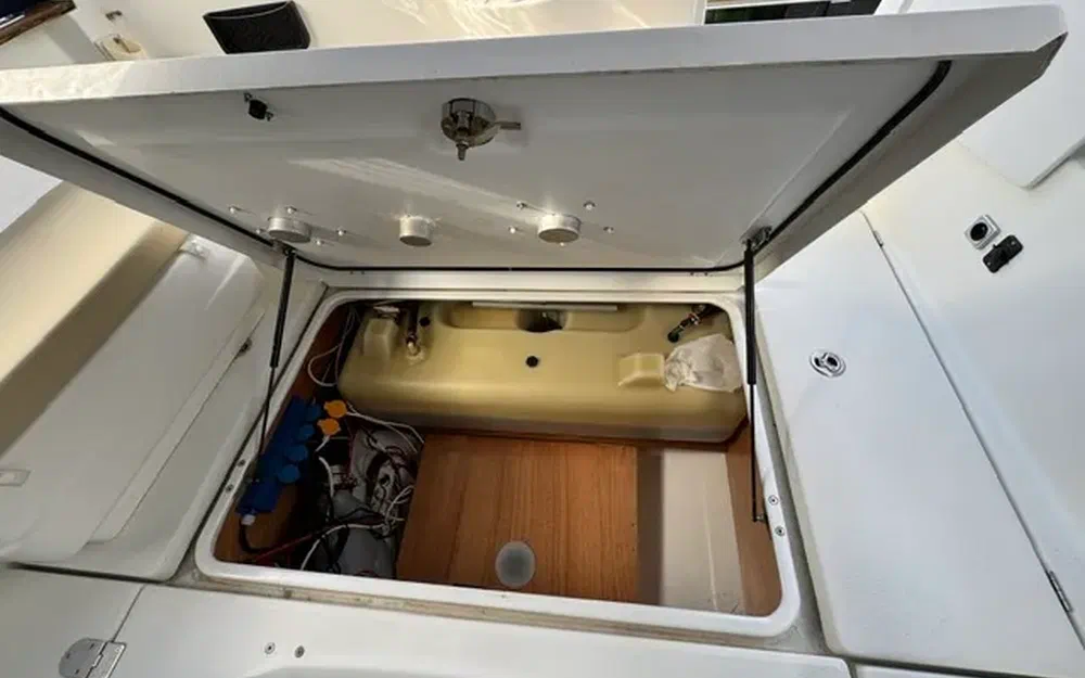 slider 8 Beneteau Antares 7