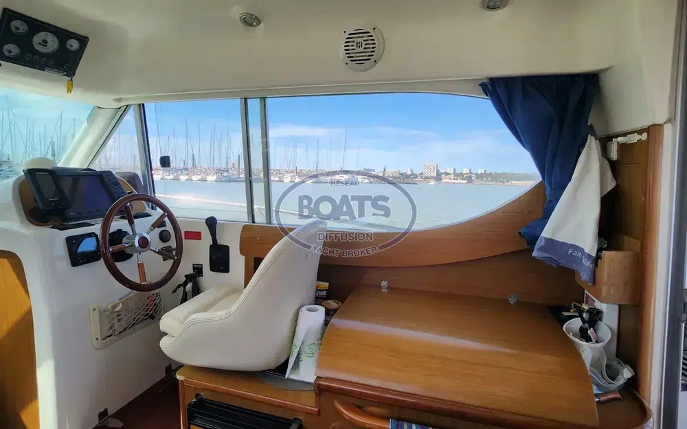 slider 6 Jeanneau Merry Fisher 805