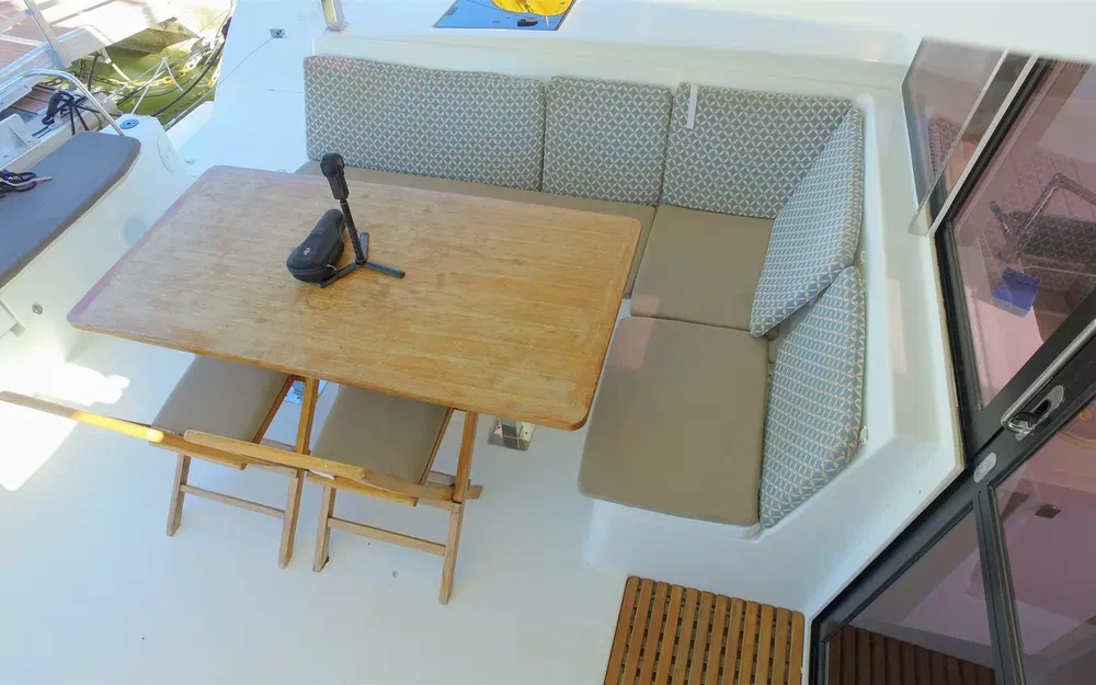 slider 9 Fountaine Pajot Lucia 40