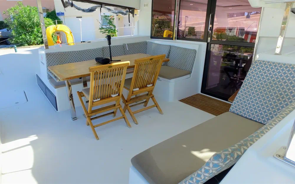slider 11 Fountaine Pajot Lucia 40