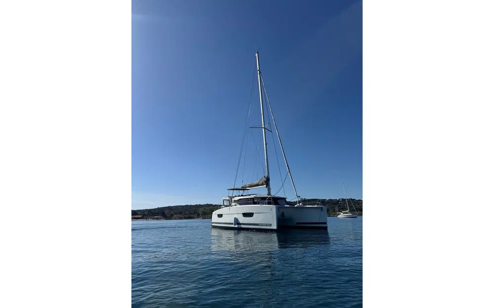 slider 1 Fountaine Pajot Lucia 40