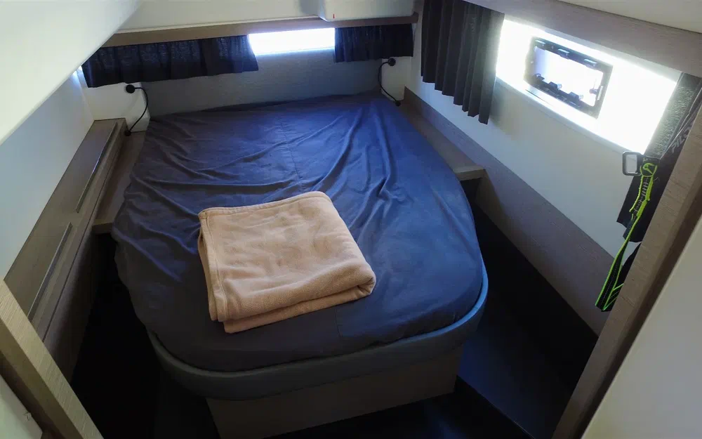 slider 22 Fountaine Pajot Lucia 40