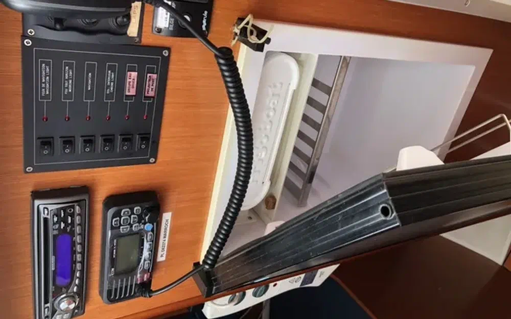slider 14 Beneteau Antares 760