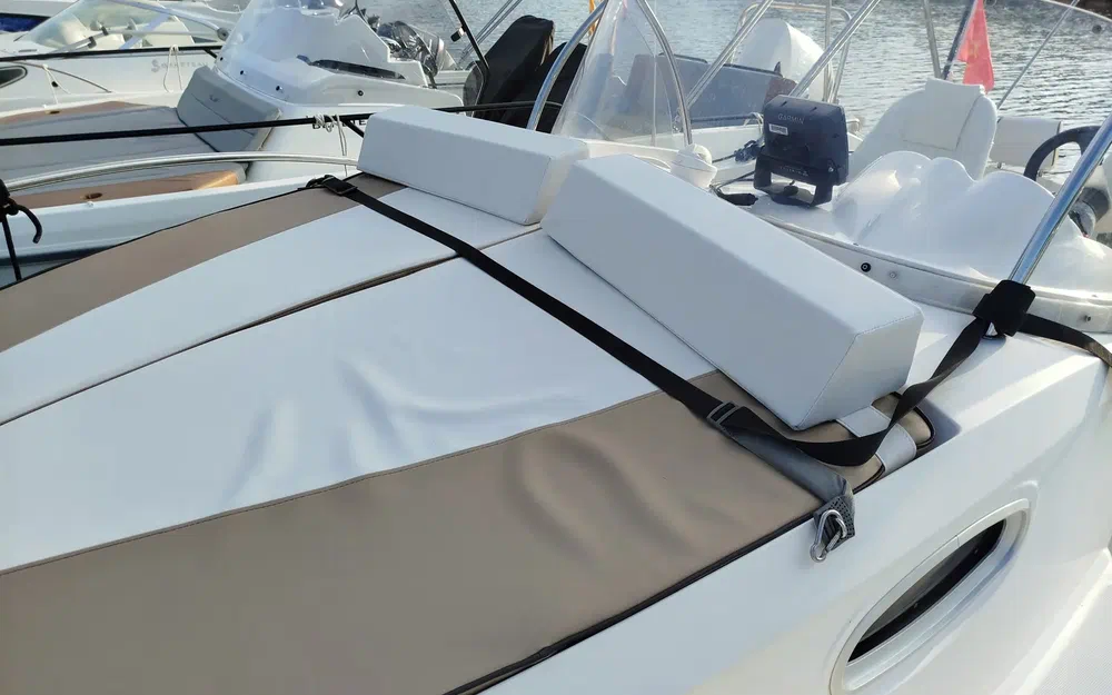 slider 12 Quicksilver 635 WA