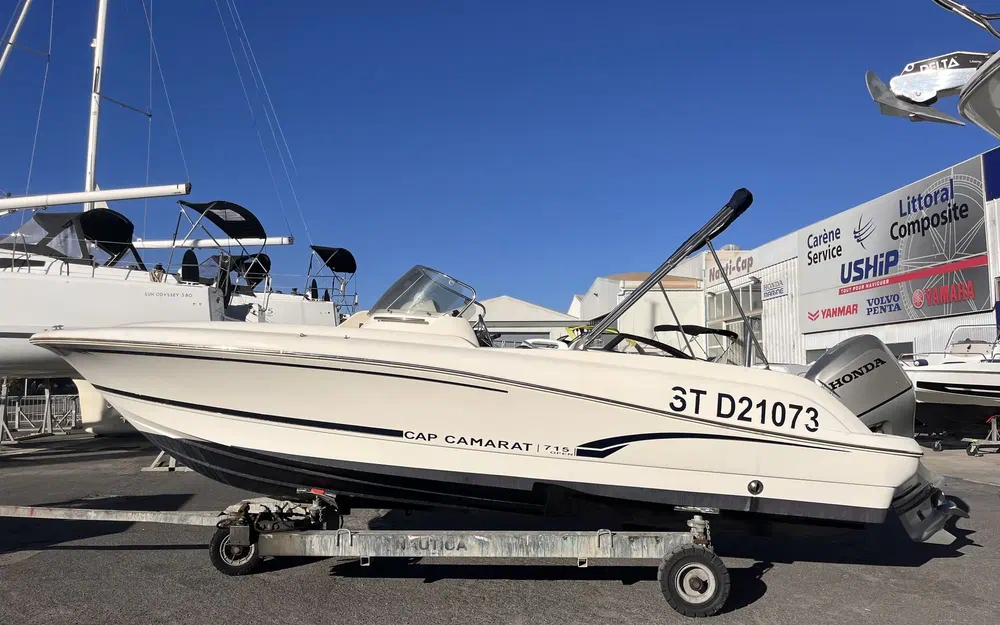 slider 0 Jeanneau Cap Camarat 715