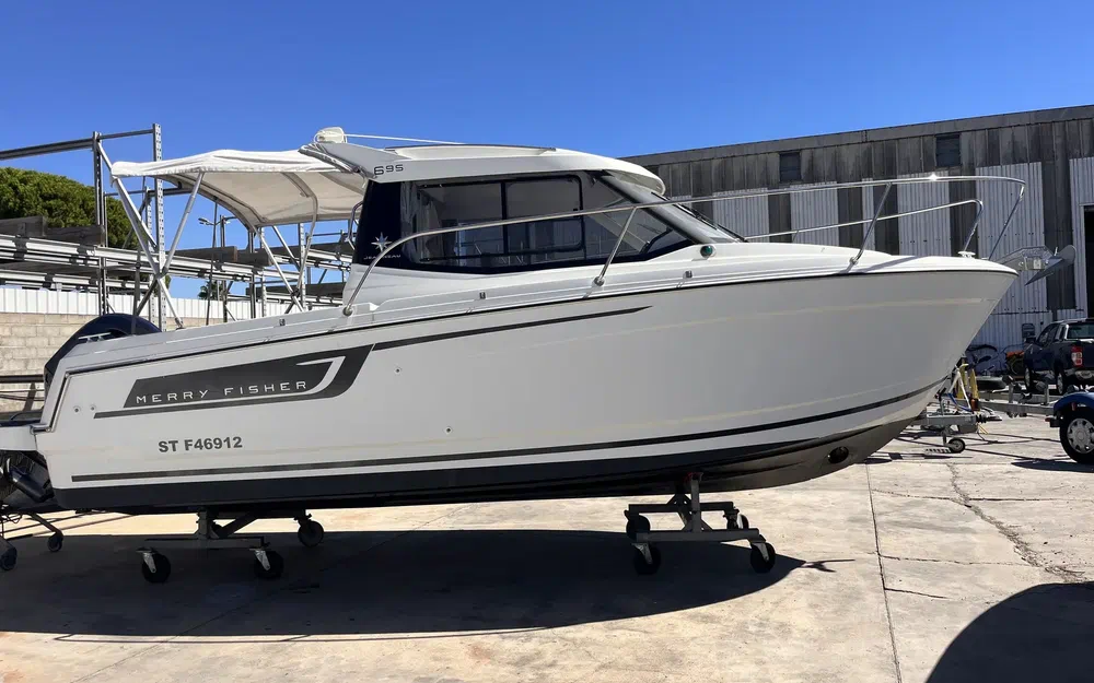 slider 0 Jeanneau Merry Fisher 695