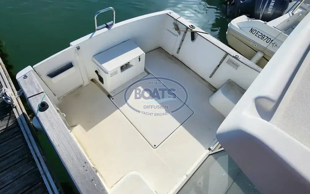 slider 3 Beneteau Antares 7
