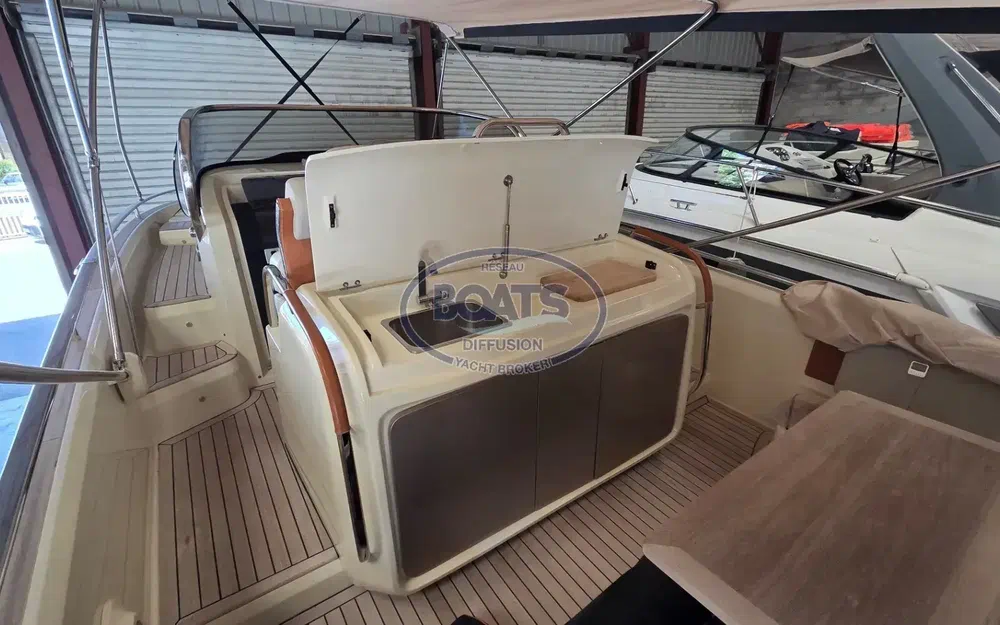 slider 10 Invictus 320 GT